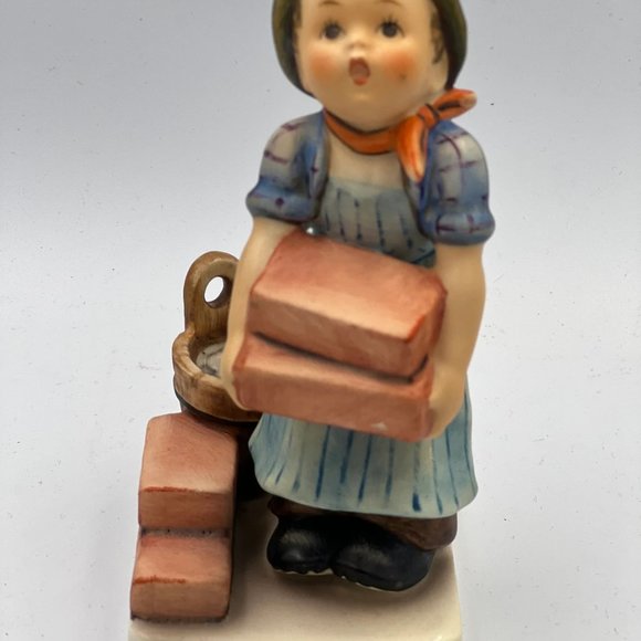 Hummel Figure The Builder #305 TMK 6 little boy carrying bricks Brick Mason - Picture 2 of 7